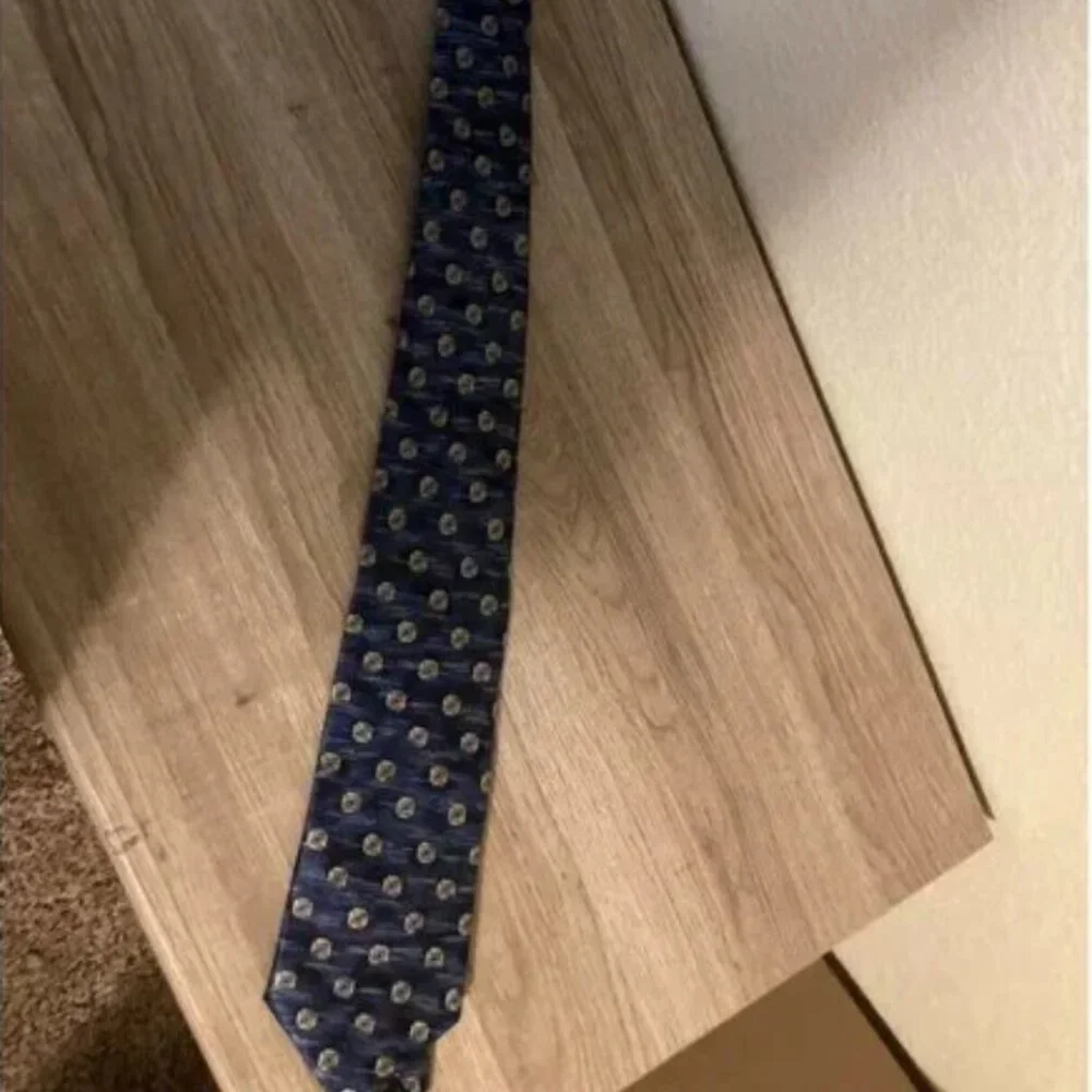 Don Loper Beverly Hills Men's Silk Necktie Blue with Geometric Pattern